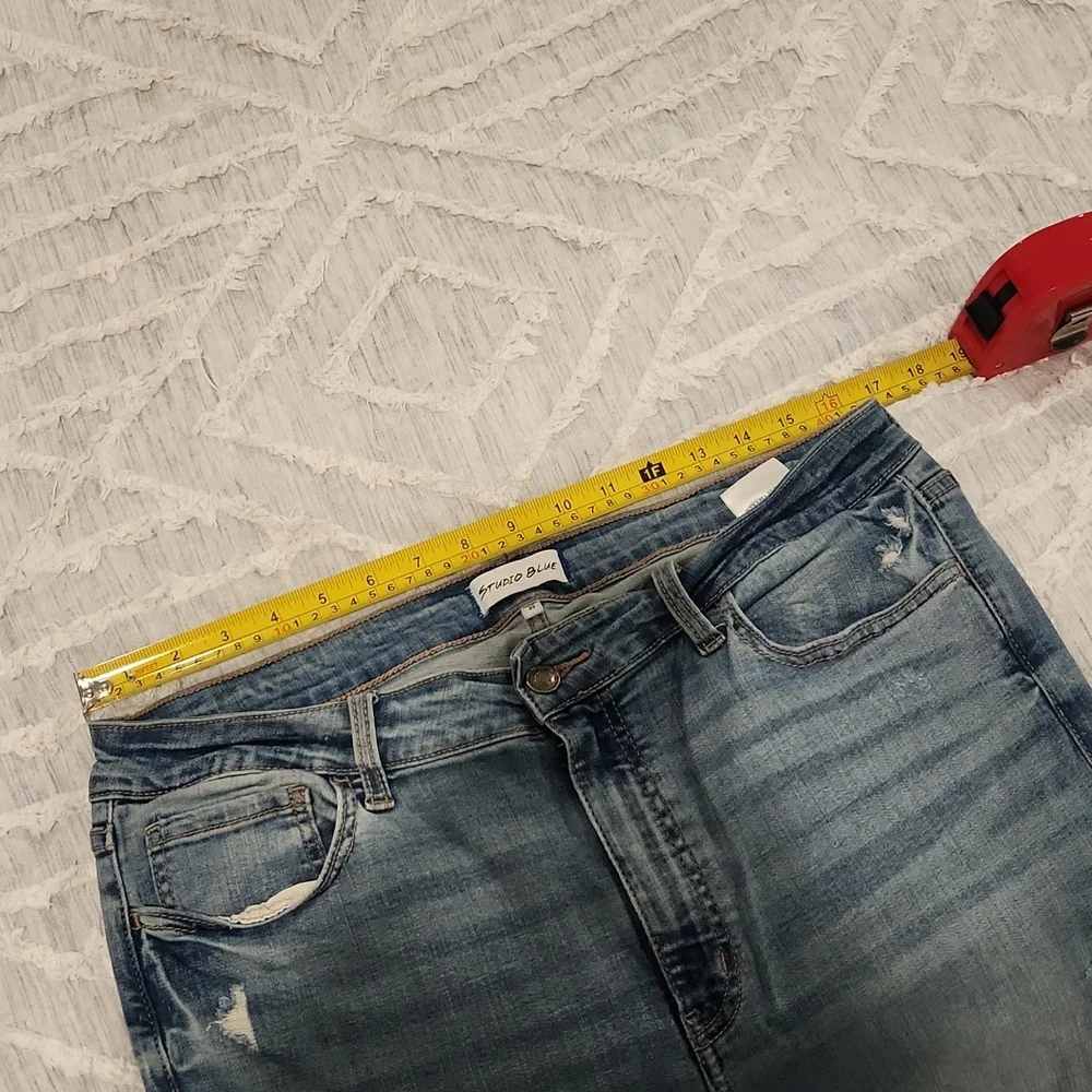 Classic High Rise Light Blue Jeans - Picture 6 of 8